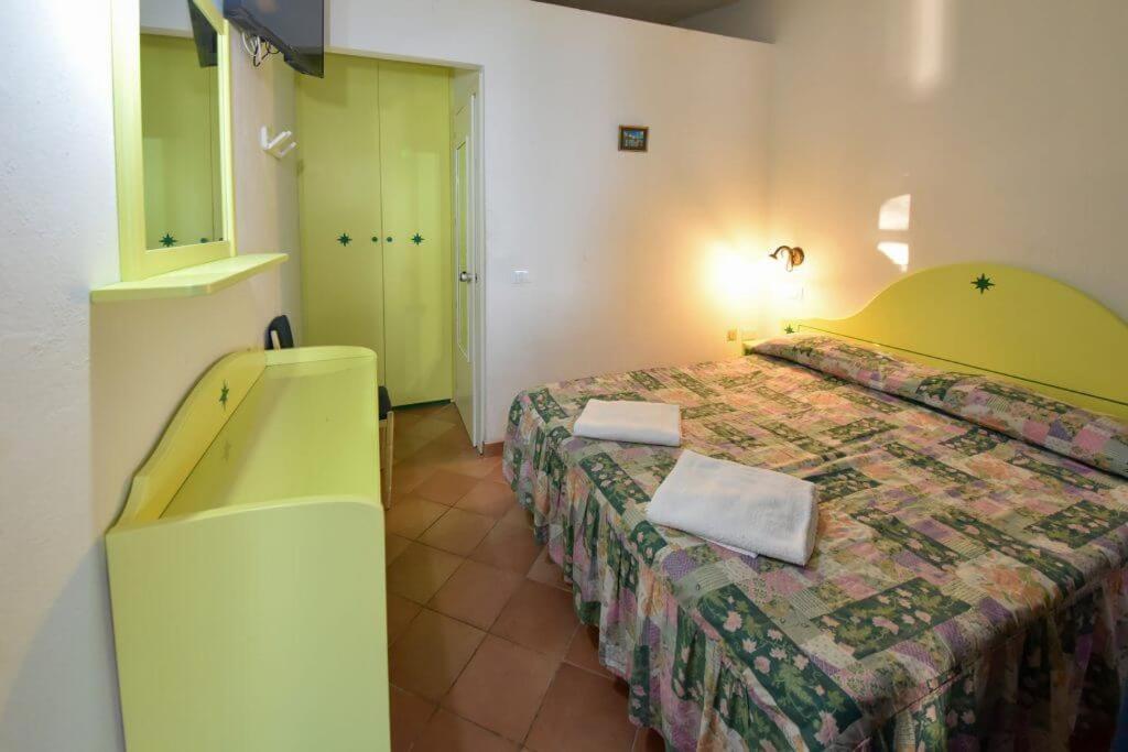 Hotel Club Torre Capovento 斯佩隆加 外观 照片
