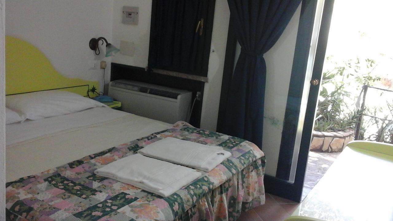 Hotel Club Torre Capovento 斯佩隆加 外观 照片