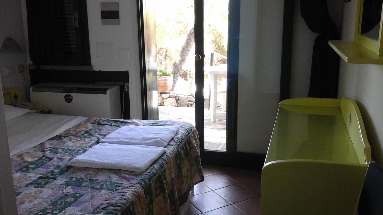 Hotel Club Torre Capovento 斯佩隆加 外观 照片