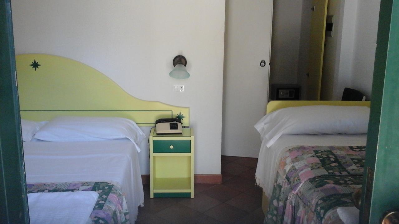 Hotel Club Torre Capovento 斯佩隆加 外观 照片